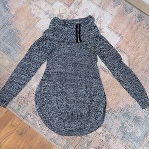 NWT Zip up tunic sweater